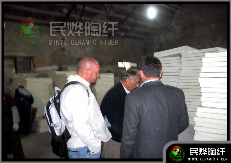 南非客户朋友参观我公司车间(图2)